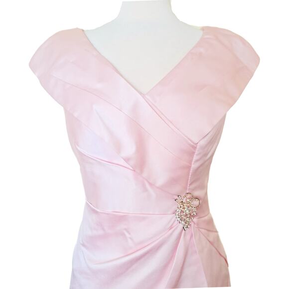 NWT JJ's House Pink Satin Cocktail Dress Size 10 V-neck Pleated w/ Brooch Retro - Picture 3 of 12